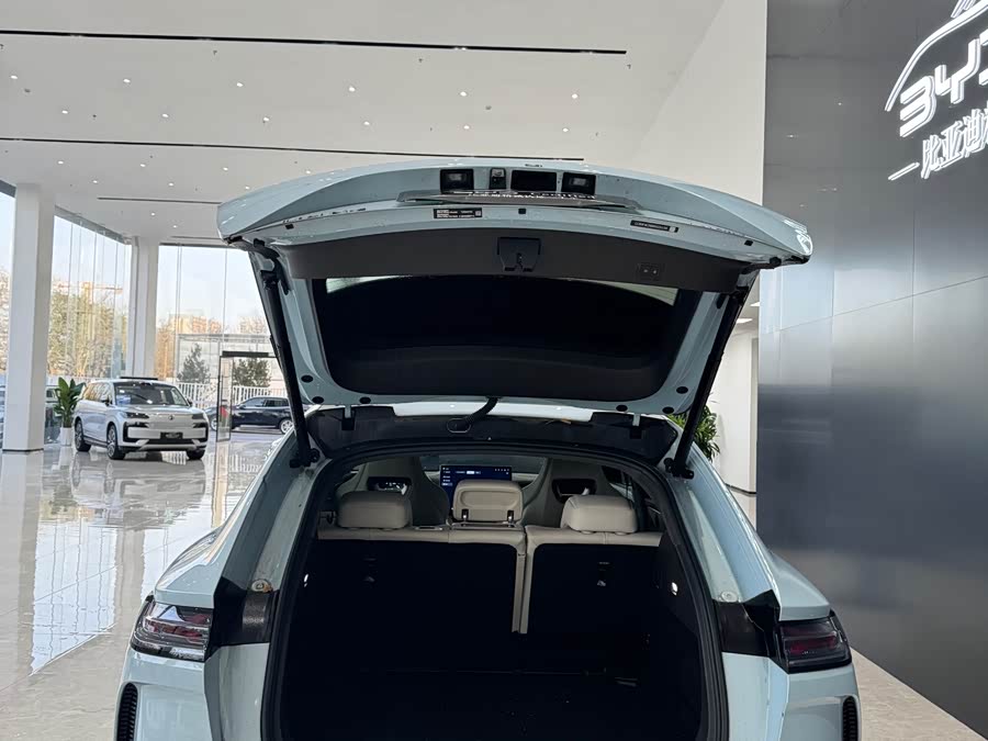 Denza N7 2024 #9 Denza N7 2024 car image #9