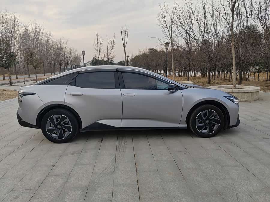 Toyota bZ3 2023 immagine di auto #9