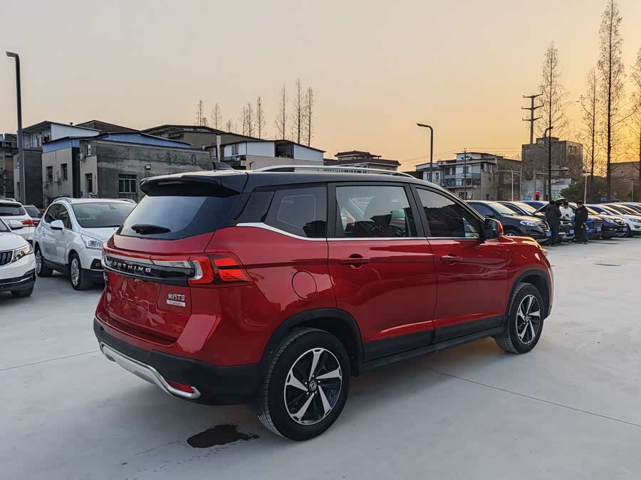 Forthing T5 2019 صورة سيارة #9