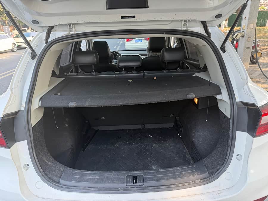 MG ZS 2018 car image #9