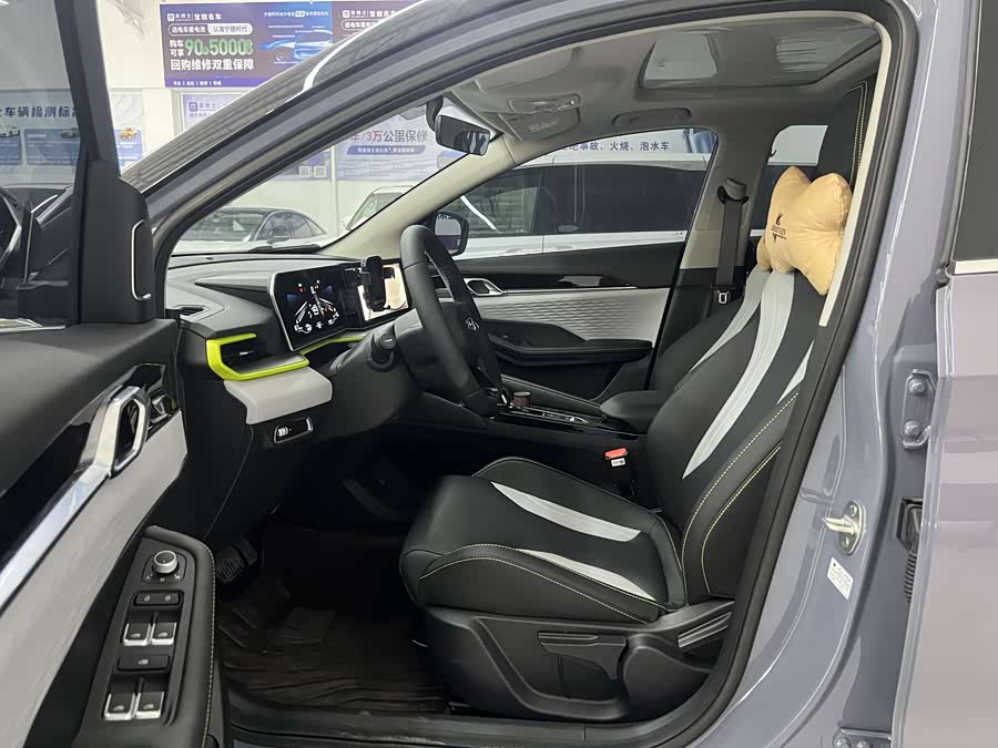 GEELY Coolray 2023 #9 GEELY Coolray 2023 car image #9