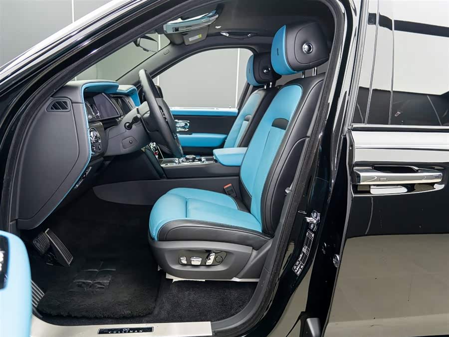 Rolls-Royce Cullinan 2022 car image #9