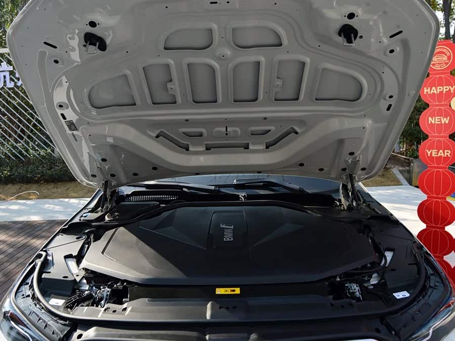 BMW i5 2025 car image #9
