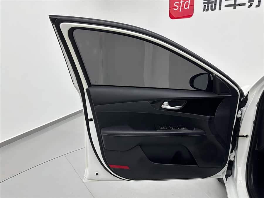Kia K3 2019 car image #9