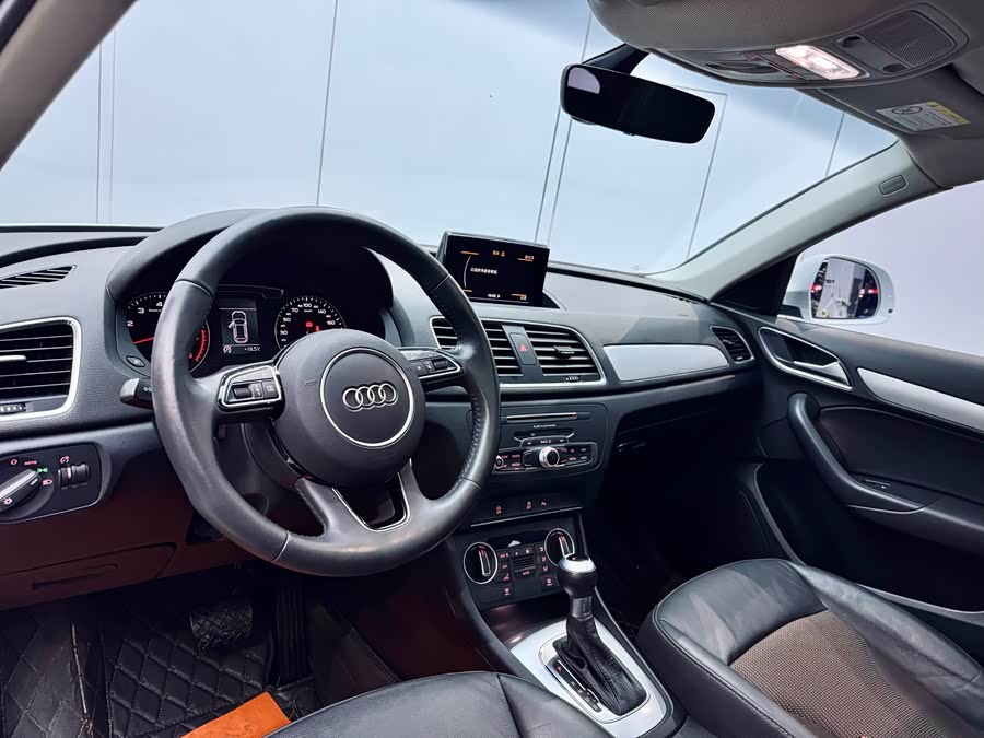Audi Q3 2019 immagine di auto #9