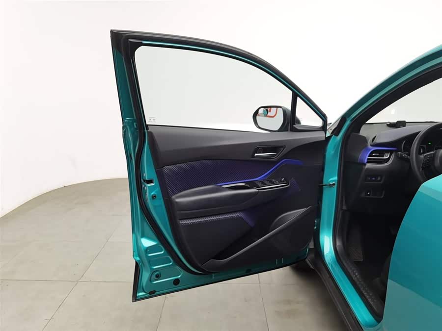 Toyota C-HR 2019 immagine di auto #9