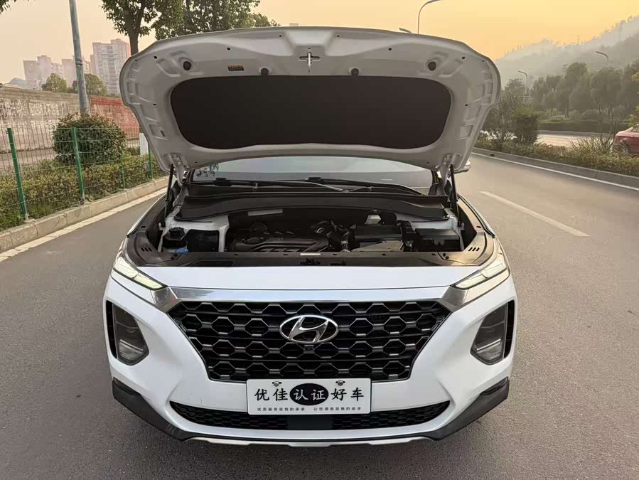 Hyundai Santa Fe 2020 car image #9
