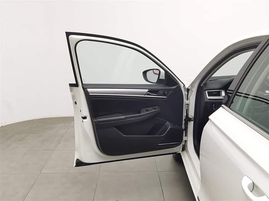Volkswagen Bora 2017 car image #9