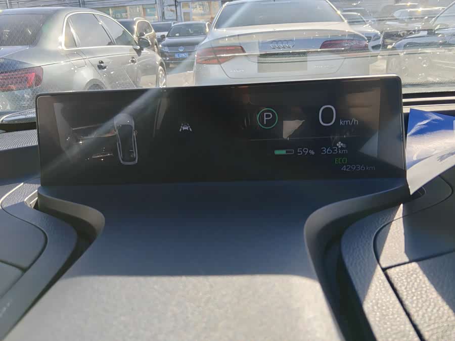 Toyota bZ3 2023 immagine di auto #9