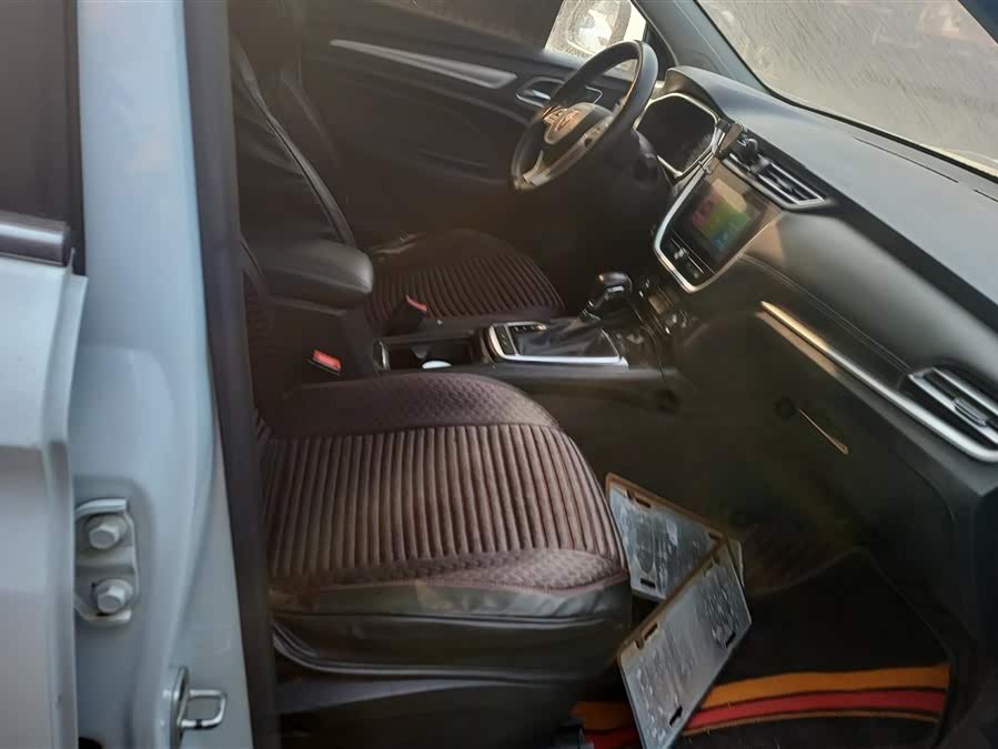 Roewe RX3 2020 изображение автомобиля #9