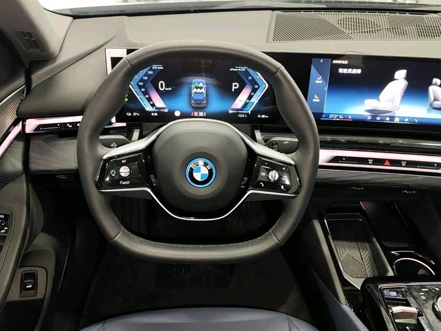 BMW i5 2025 car image #9