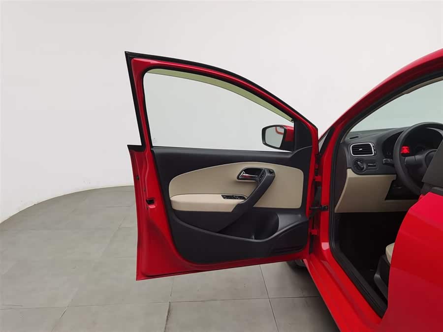 Volkswagen Polo 2012 car image #9