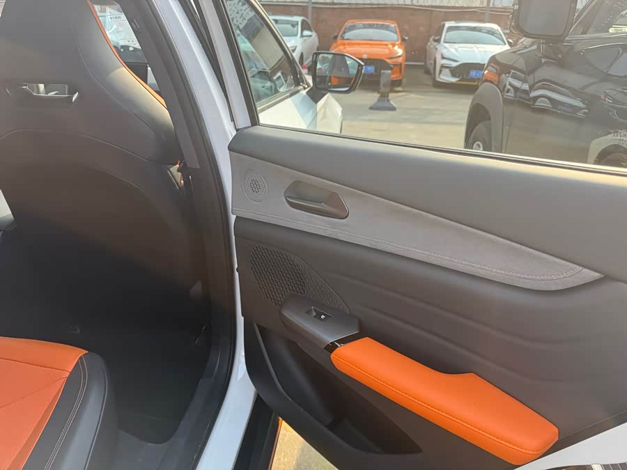 Changan UNI-V 2025 car image #9