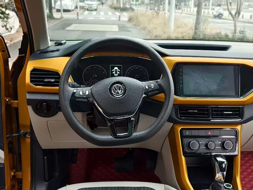 Volkswagen T-Cross 2019 #9 Volkswagen T-Cross 2019 car image #9