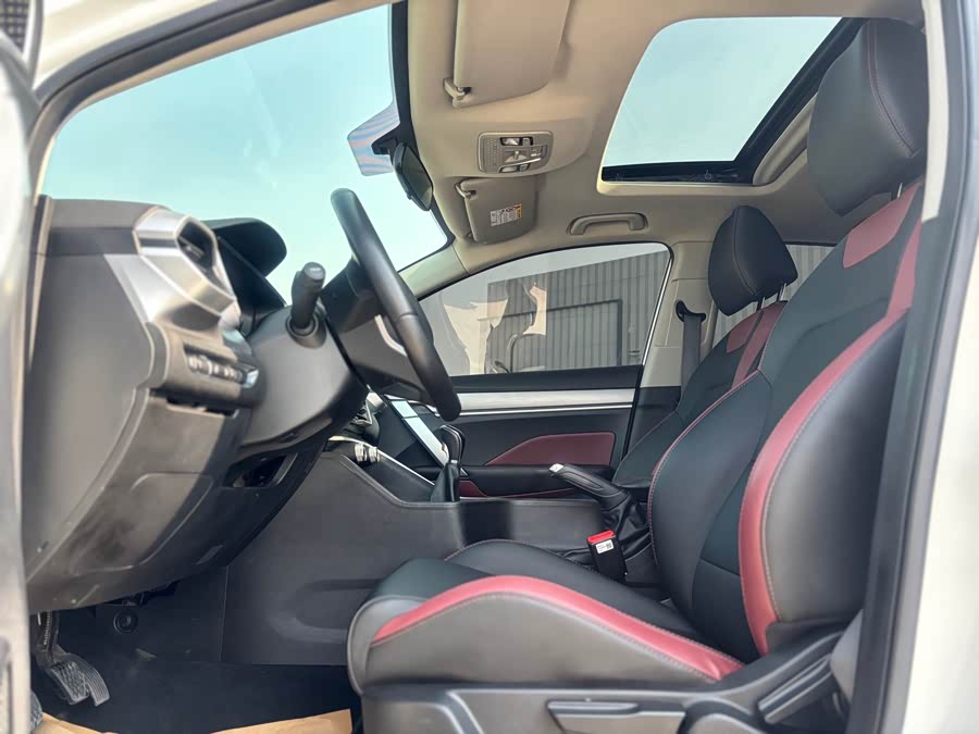GEELY Coolray 2021 car image #9