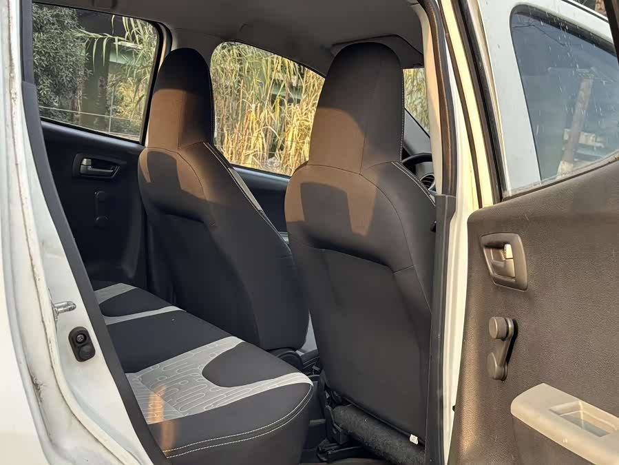 Suzuki Alto 2014 car image #9