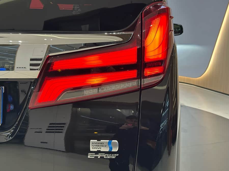 Toyota Alphard 2022 car image #9