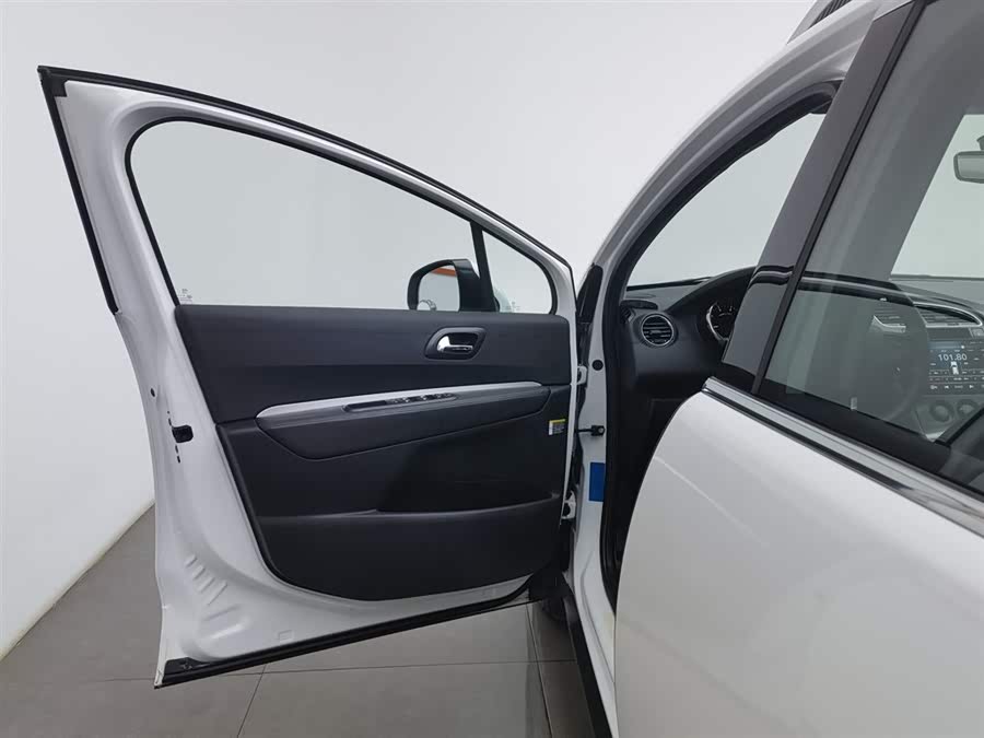 Peugeot 3008 2019 car image #9