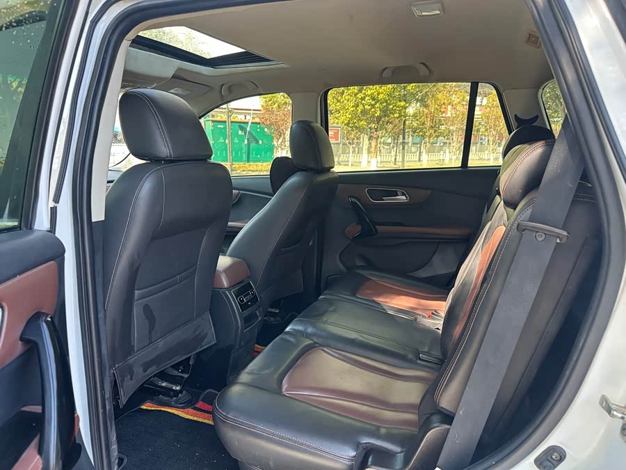 SWM X7 2019 изображение автомобиля #9