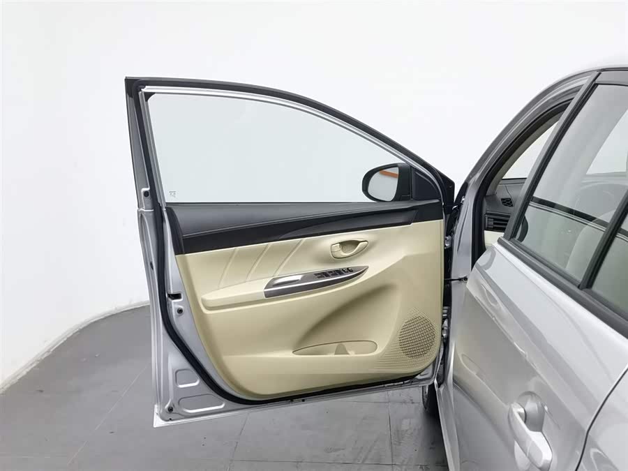 Vios 2014 car image #9
