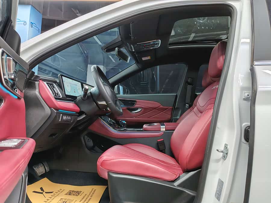 Jetour X70 PLUS 2025 #9 Jetour X70 PLUS 2025 car image #9