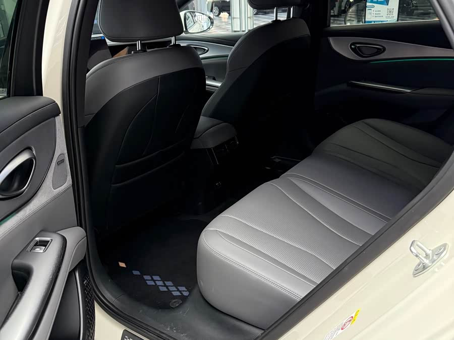 BYD Seal 07 DM-i 2025 #9 BYD Seal 07 DM-i 2025 car image #9