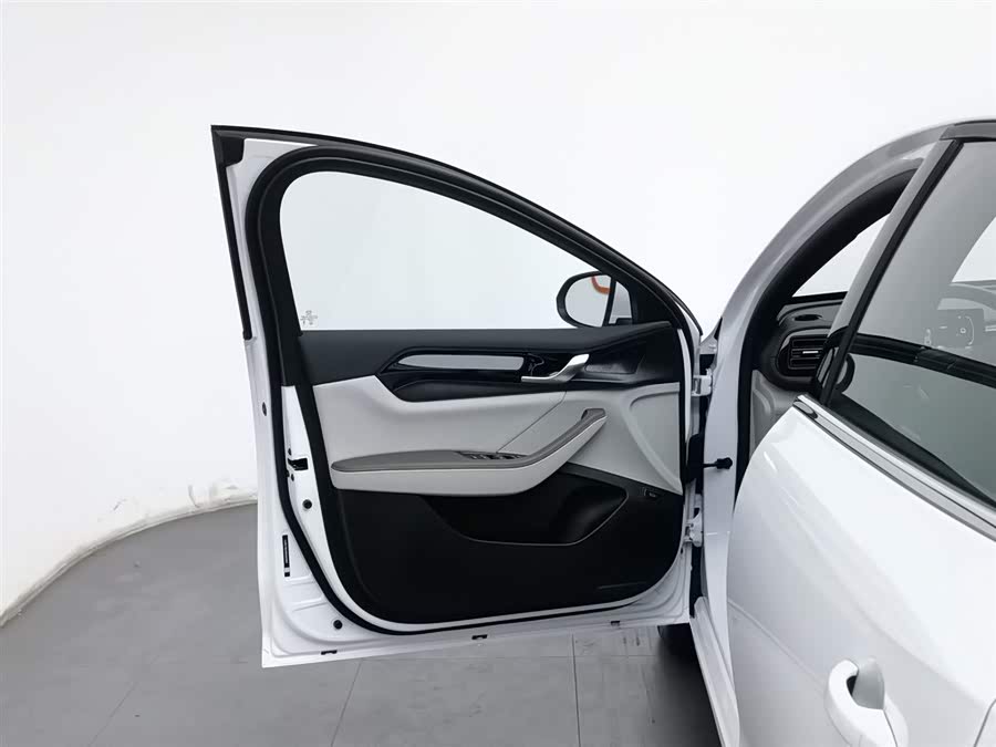 BYD Qin Plus 2025 صورة سيارة #9