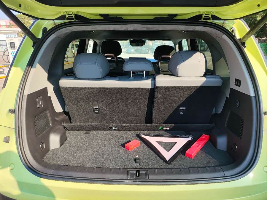 极氪 极氪MIX 2024 汽车图片 #9