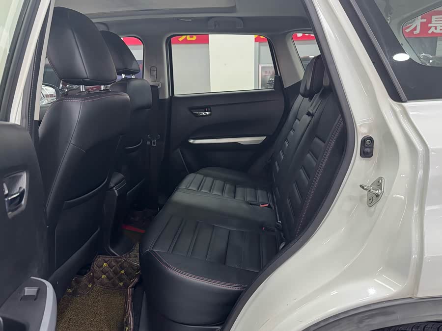 Suzuki Vitara 2015 car image #9