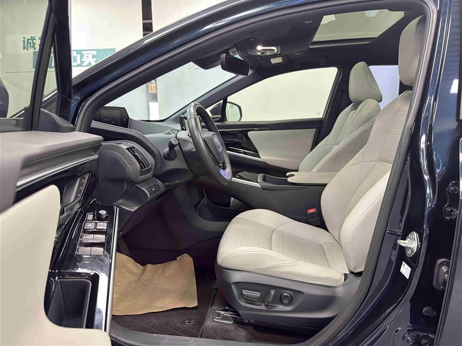 Toyota bZ4X 2022 immagine di auto #9