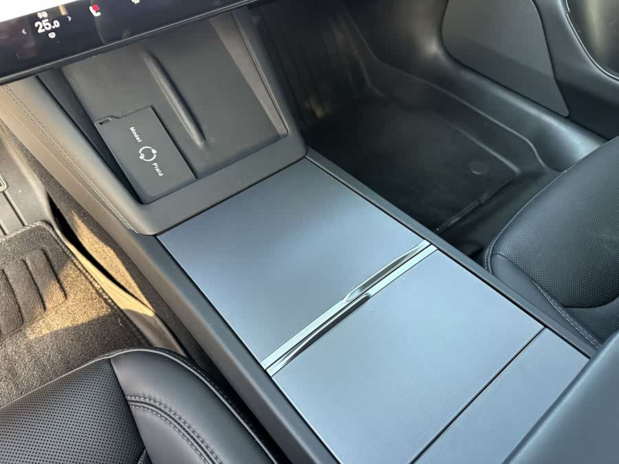 Tesla Model 3 2024 car image #9
