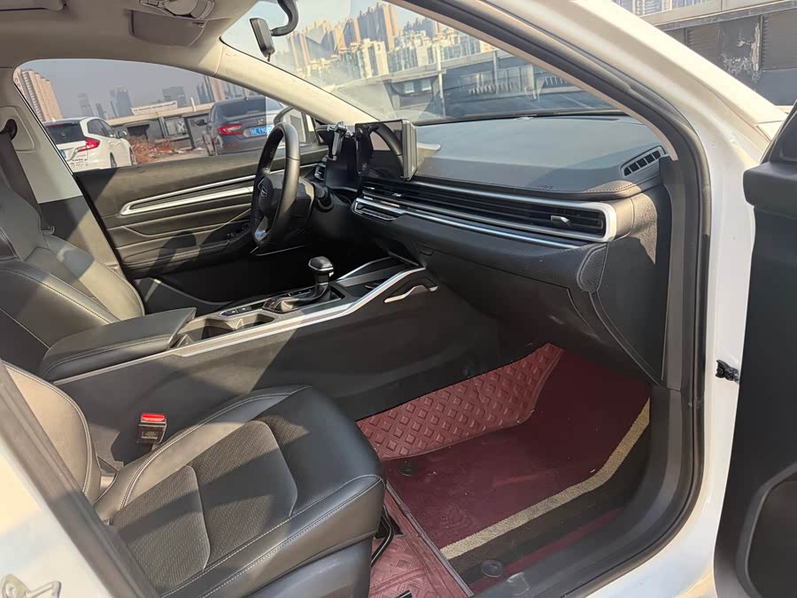 GEELY Emgrand 2022 car image #9
