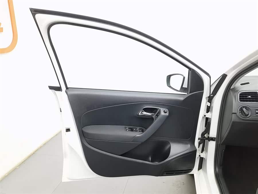 Volkswagen Polo 2018 immagine di auto #9