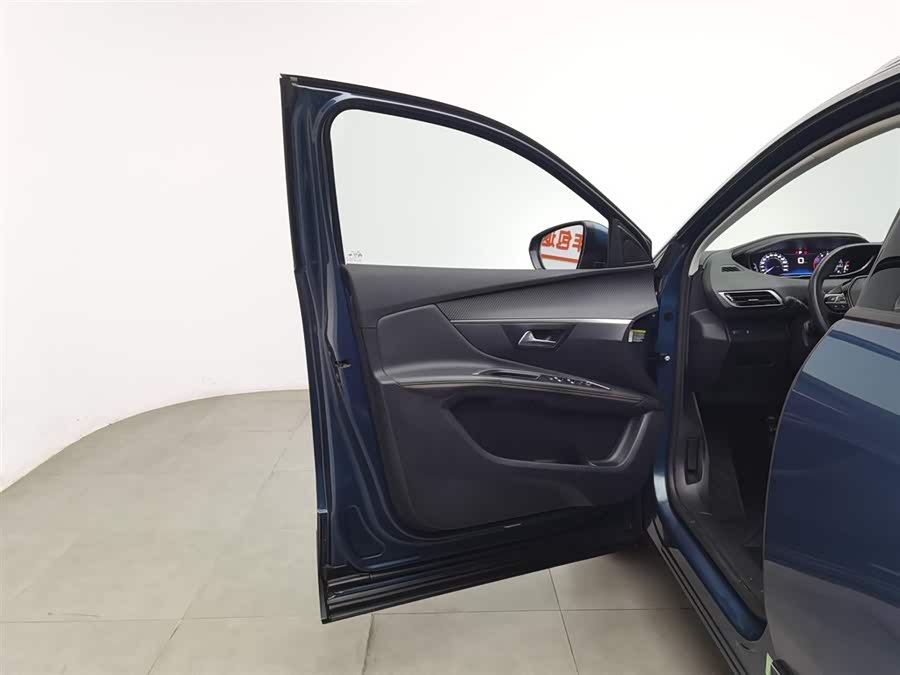 Peugeot 5008 2018 car image #9