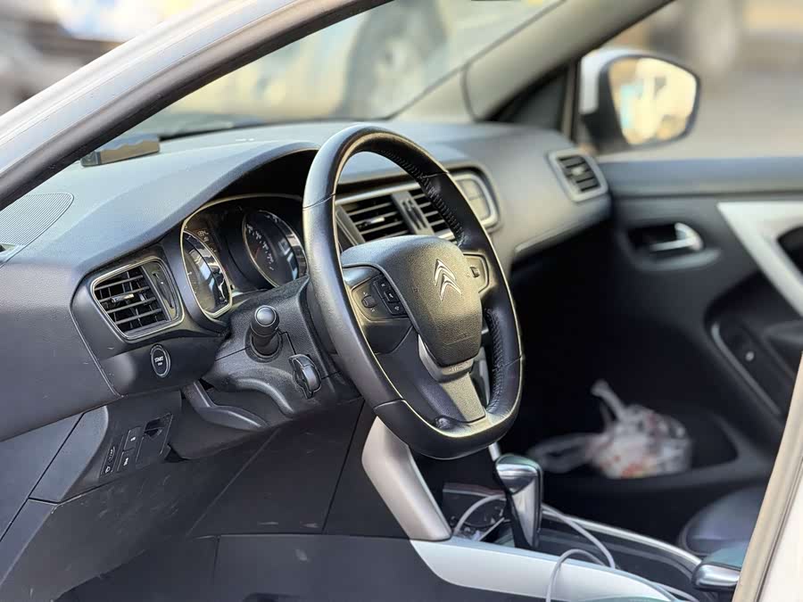 Citroen C3-XR 2015 car image #9