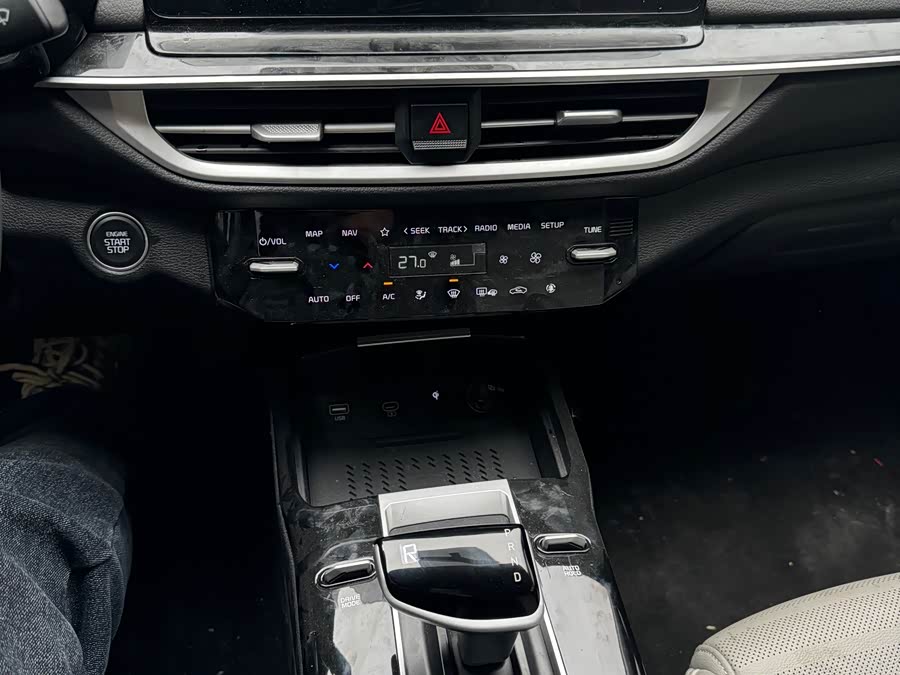 起亚 起亚K3 2023 汽车图片 #9