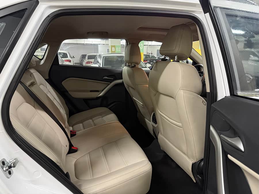 MG GS 2017 car image #9