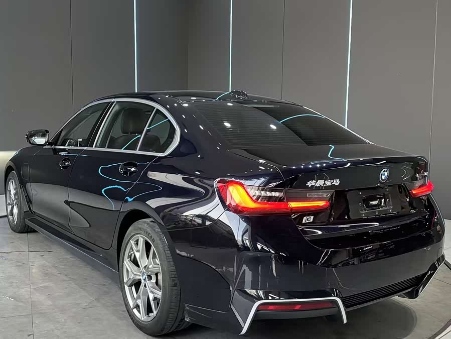 BMW i3 2023 car image #9