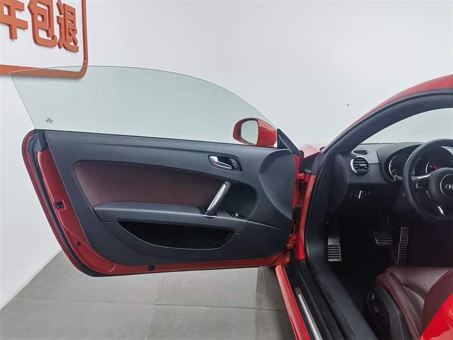 Audi TT 2012 car image #9