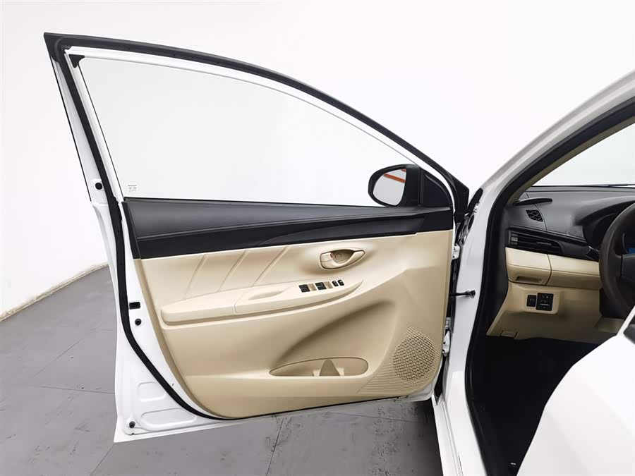 Vios 2015 car image #9