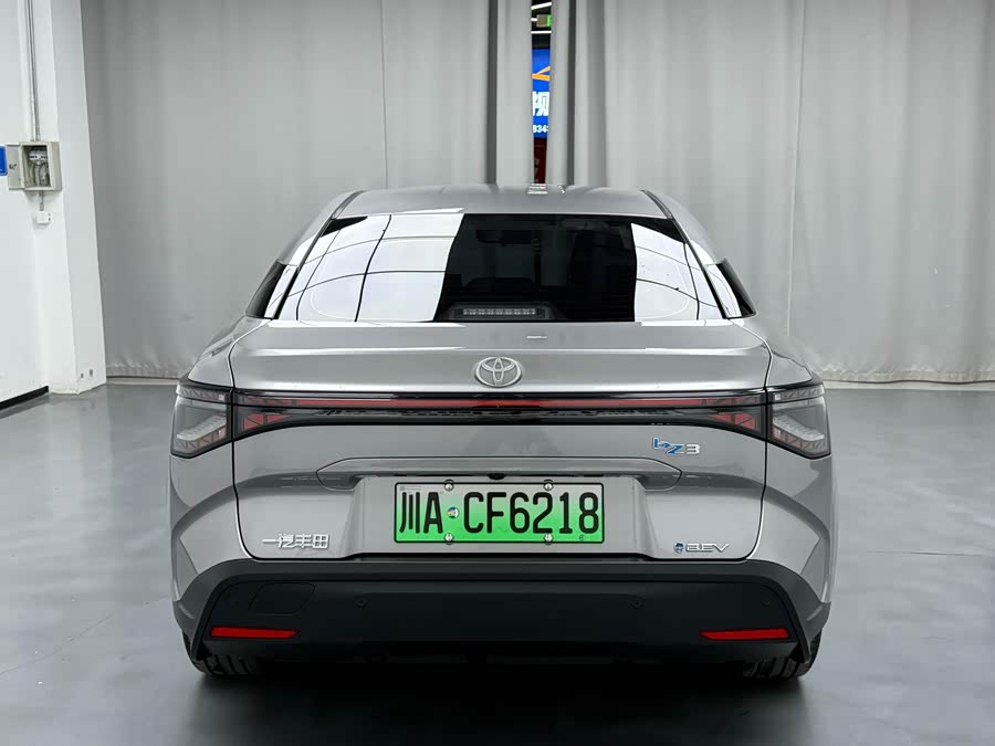 Toyota bZ3 2025 immagine di auto #9