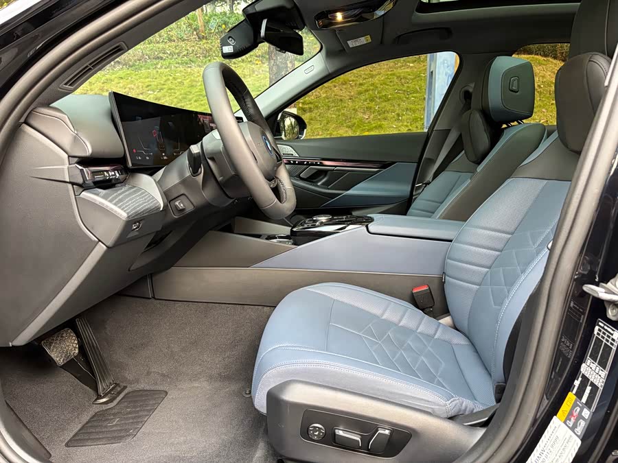 BMW i5 2024 #9 BMW i5 2024 car image #9