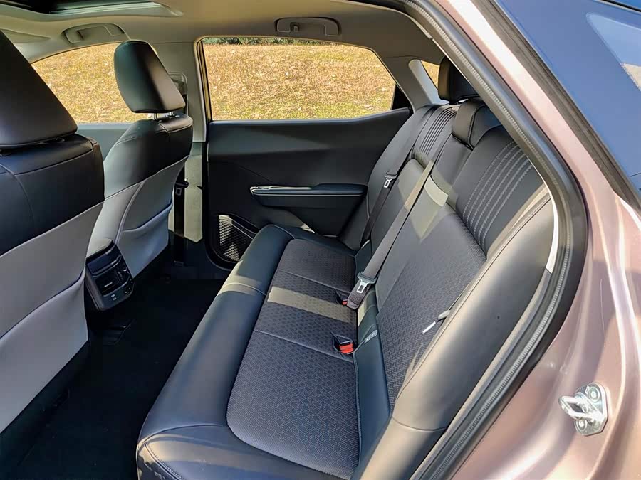 Toyota bZ3 2023 immagine di auto #9