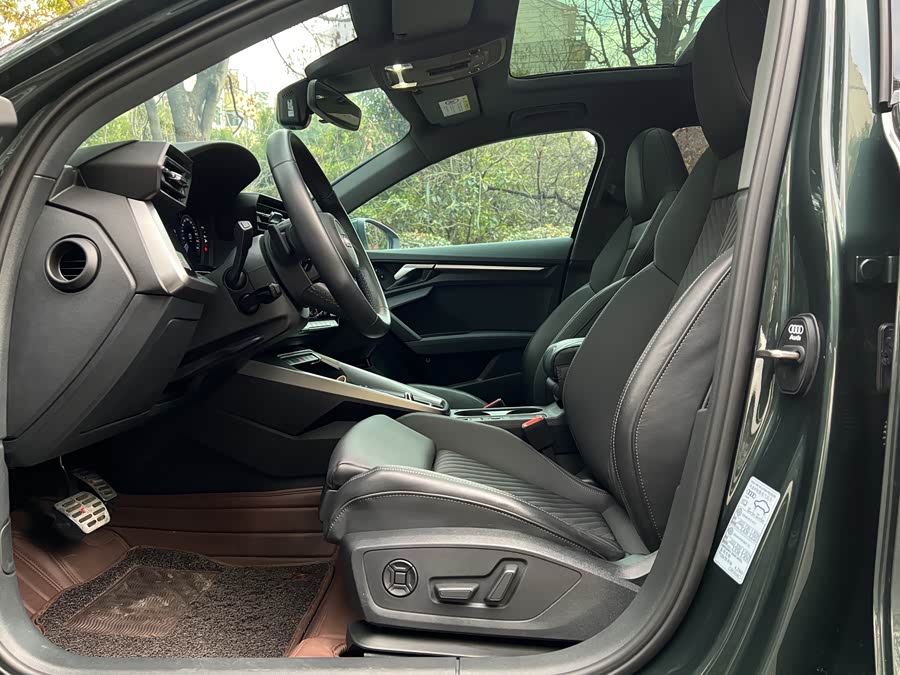 Audi Q4 e-tron 2023 #9 Audi Q4 e-tron 2023 immagine di auto #9