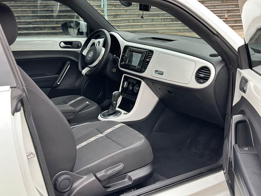 Volkswagen Beetle 2015 immagine di auto #9