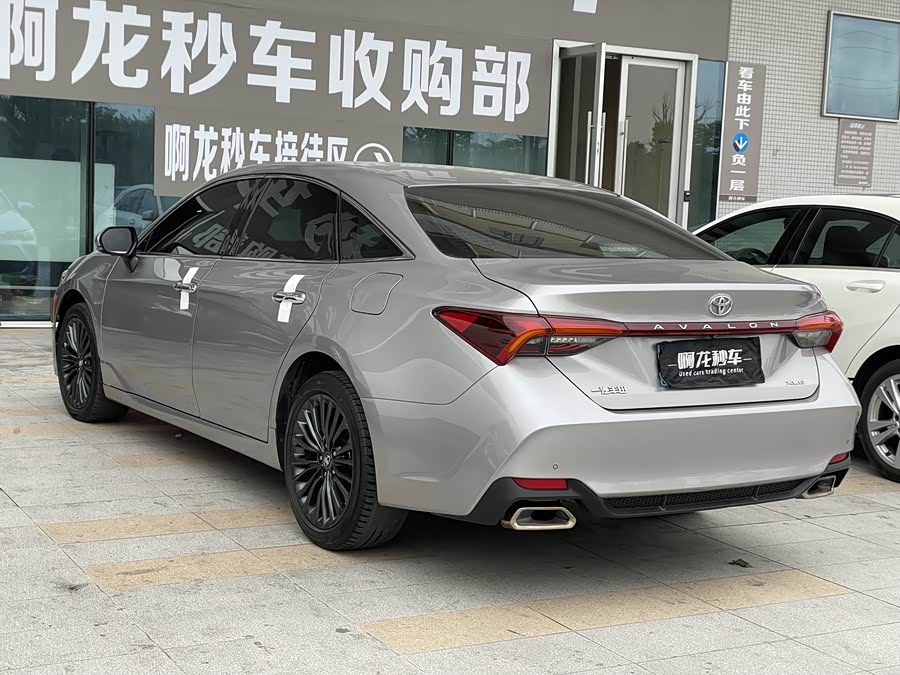 Toyota Avalon 2021 car image #9