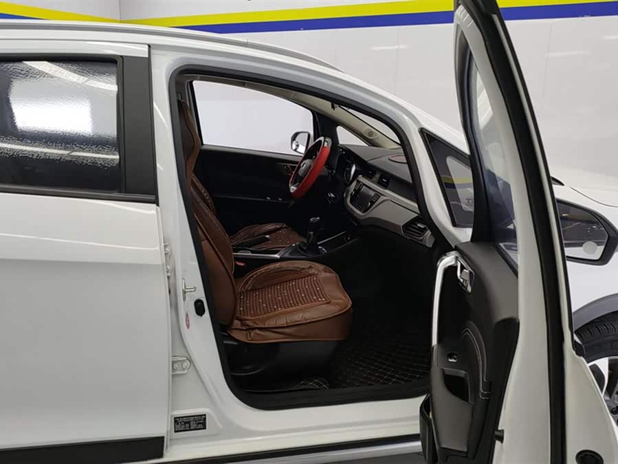 GEELY Vision X3 2019 immagine di auto #9