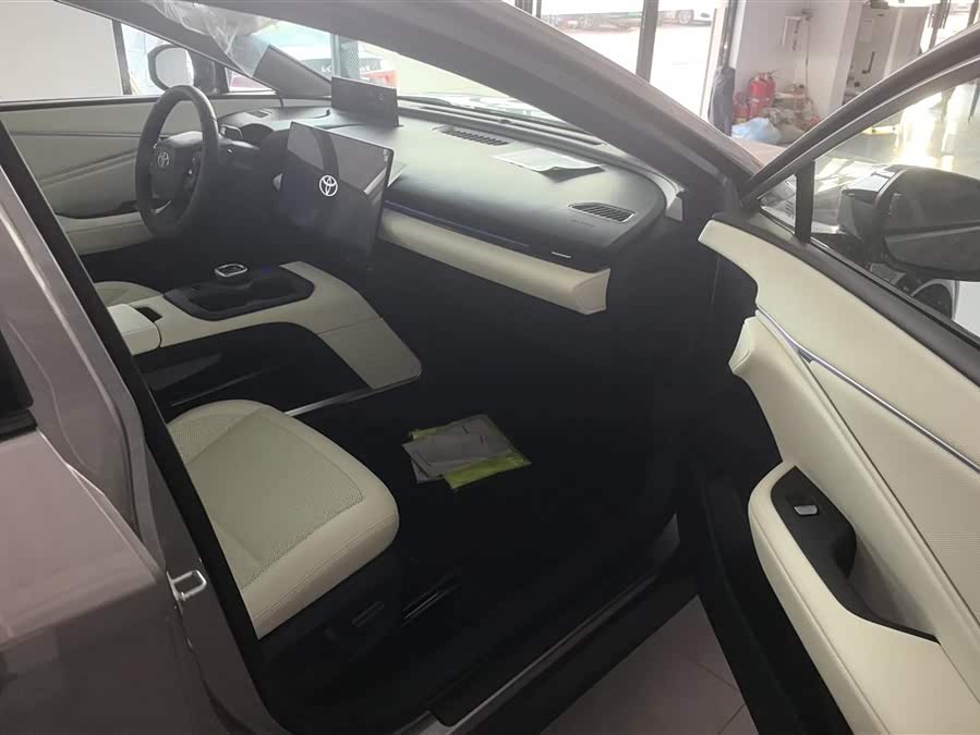 Toyota bZ5 2025 car image #9