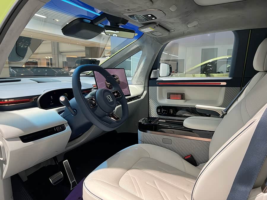 极氪 极氪MIX 2024 汽车图片 #9