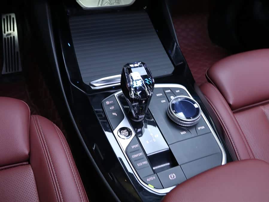 BMW iX3 2022 immagine di auto #9